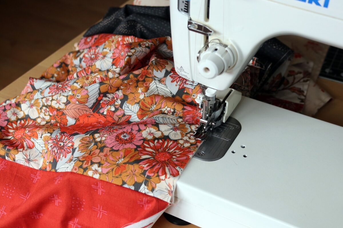 Tutorial on sewing curtains with a home sewing machine